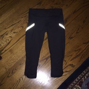 Lululemon black run crop
